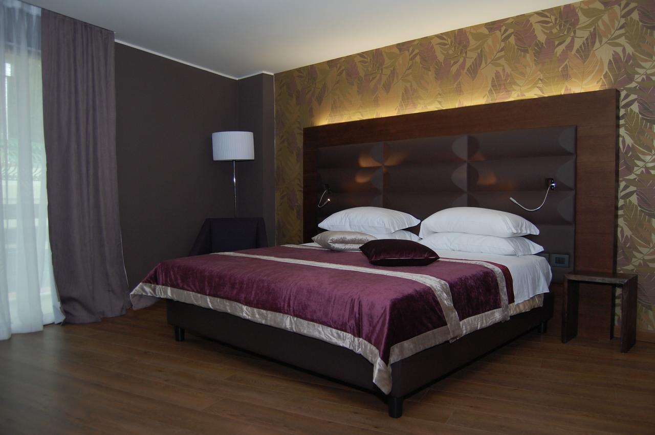 National Park Hotel & Spa Cotronei Εξωτερικό φωτογραφία